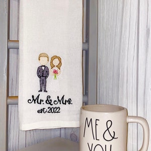 Embroidery Dish Towel / Personalized Wedding Housewarming Gift / Mr. & Mrs. / Tea Towel / Custom Made / Dated / Kitchen Decoration