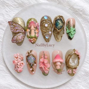 Woodland Fairy Press on Nails / 3D Mushroom & Wing Nails / Antique Gemstone Almond Nails / Elven Floral Nails / Reusable Gel Nails Gift