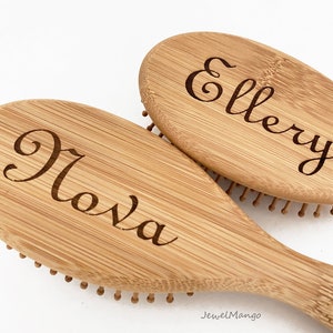 Spazzola per capelli personalizzata, incisa al laser, spazzola per capelli in bambù, spazzola per capelli in legno, regalo per ragazza, squadra di ballo, regalo di compleanno, bomboniera per matrimonio