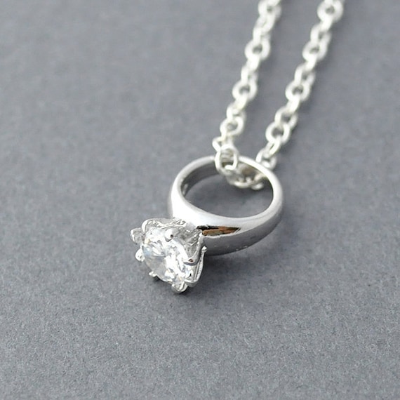 LVC Charmes Ribbon Mini Ring Diamond Pendant – Love & Co.