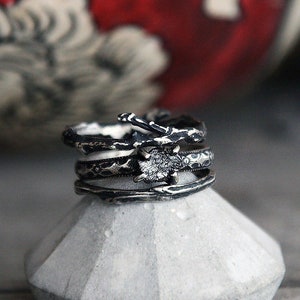 Antiker Ring mit schwarzem Diamant, mittelalterlicher Ring, Ring mit schwarzem Diamant, Rohdiamant, Vintage-Stil Ring, Reliktschmuck, alter Schmuck alten Stils