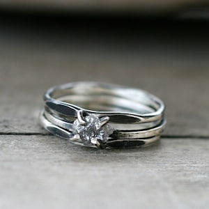 Gehamerde sterlingzilveren grijze diamanten ring: ethische beloftering