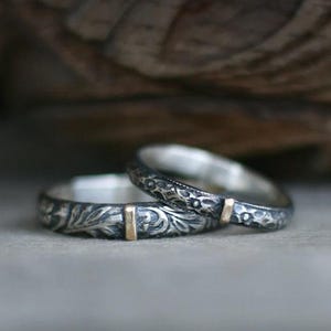 ヴィンテージ 酸化加工 中世カップルリングセット：エンボス加工 スターリングシルバー＆18Kゴールドリング、3mm、5mmリング