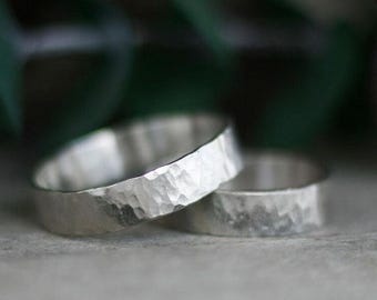 Zestaw obrączek ślubnych ze srebra próby 925: rustykalne, teksturowane, minimalistyczne pierścionki, płaskie, młotkowane pierścionki dla par