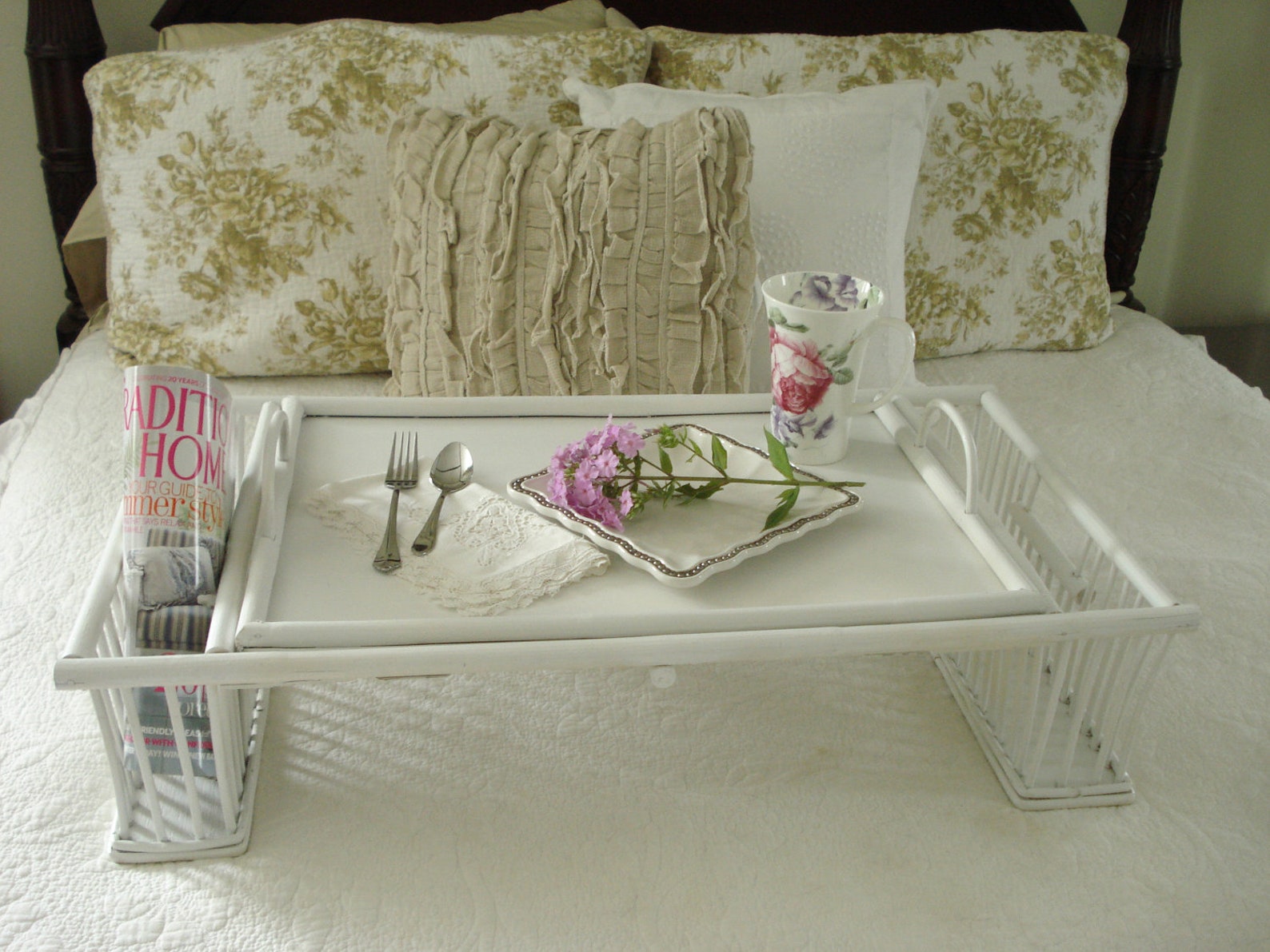 Vintage Shaby Chic Cottage Wicker Rattan Bed Breakfast Tray Etsy