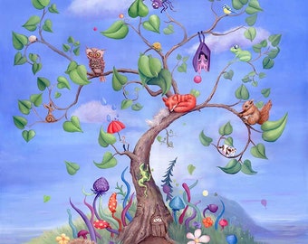 The Magic Tree - Aufgezogener Giclée-Druck eines wunderlichen Baumes voller Tiere.