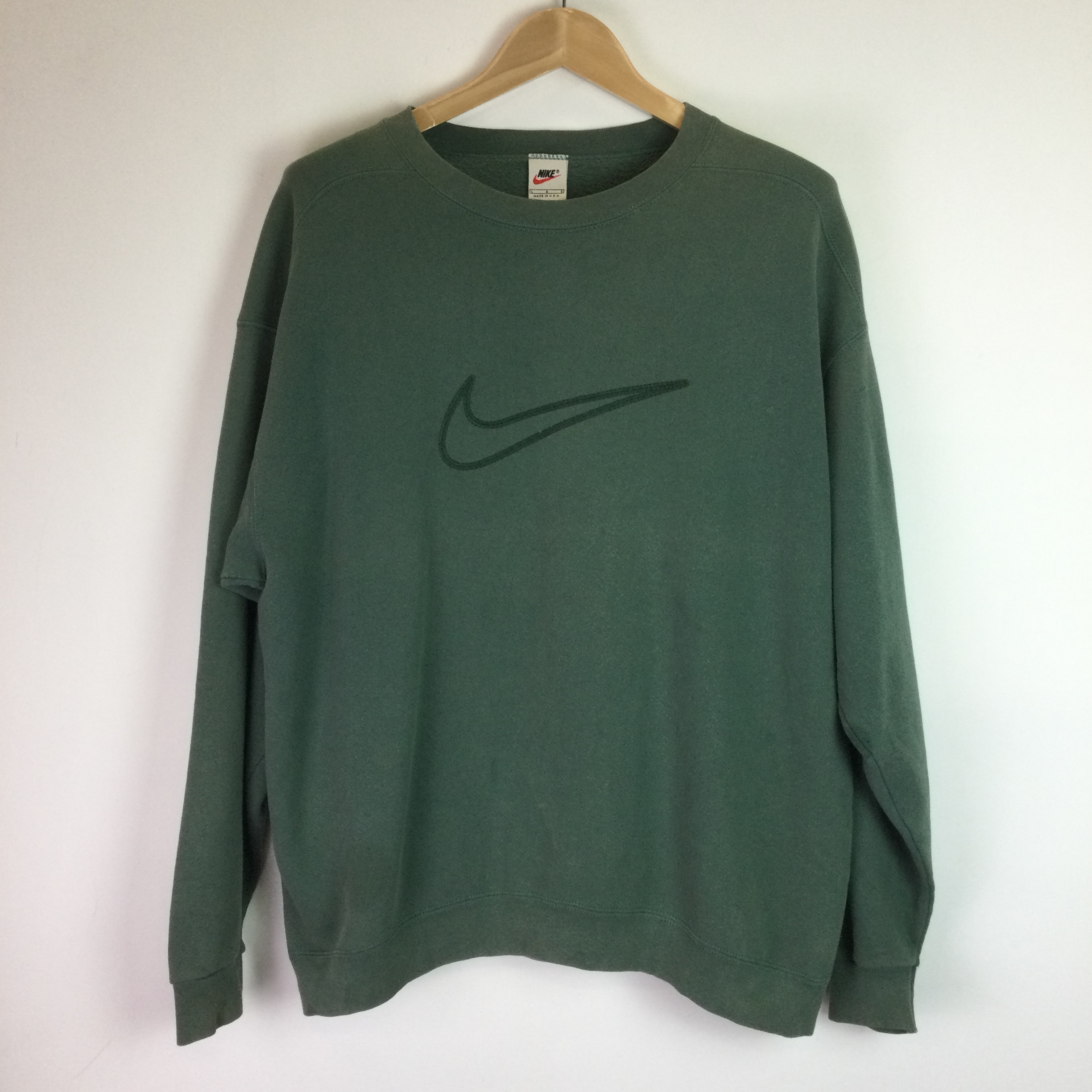 sage green nike sweatshirt vintage