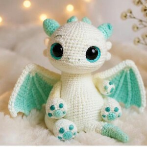 Virkad drakeplysch – Handgjord amigurumi-drake, söt fantasidrakleksak, kawaii drakepresent, magisk barnrumsdekoration