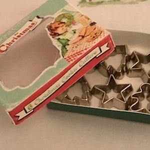 Miniature Cookie Cutters in Vintage Look Box Available in large or small scale 1:6 Scale for 11inch Fashion Dolls, Elf, Byers Choice, Blyth