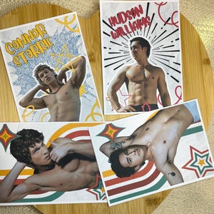 Lot de 5 cartes postales, illustrations de fans sur le thème d'une rivalité intense, imprimées sur du papier 300 g/m².