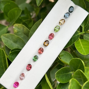 Lotto di tormaline naturali multicolore taglio ovale 8,10 carati 7 x 5 mm calibrate sfaccettate, pietre preziose sciolte per la creazione di gioielli, lotto di tormaline all'ingrosso