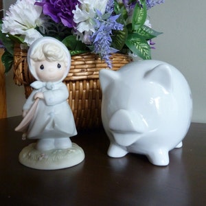 Bank, Piggy Bank, Precious Momements Piggy Bank made of Porcelin.