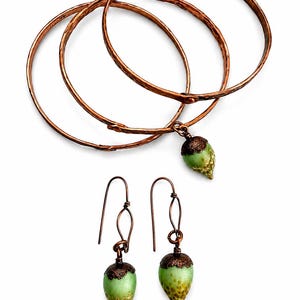 Koppararmbandsset, Woodland Acorn Whimsy" lampworkörhängen, hantverksset, bohemiska smycken