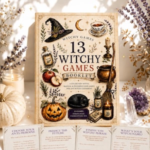 Puede incluir: Un folleto rectangular titulado 13 Witchy Games con ilustraciones de un sombrero de bruja, una taza, un frasco, una manzana, un caldero, una escoba, un gato negro y una calabaza. Cuatro tarjetas de juego se muestran frente al folleto.