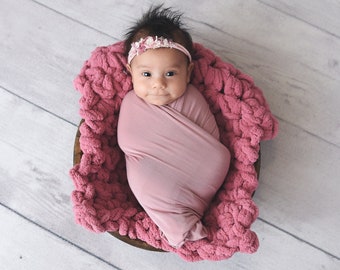 Newborn bump blanket 20 colors baby girl photography photo prop crochet dough bowl filler chunky knit bucket stuffer 17 x 17" mat rose pink