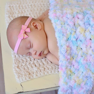 Baby girl blanket 14 colors white pastel chunky crochet knit newborn photo prop for photography soft fluffy winter wrap unique shower gift image 4