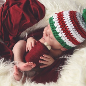 Baby Weihnachtsmütze Riesenbommel gestreifte Krankenhaus Mütze für Weihnachten nach Hause kommen Outfit Urlaub Foto Requisite Neugeborene Fotografie rot grün & weiß Bild 5