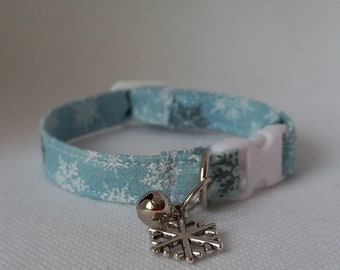 Snowflake Cat Collar/ Shimmering Snowflake Cat Collar/ Blue Winter Cat Collar/ Breakaway Safety/ Kitten, Cat, Small Dog Sizes