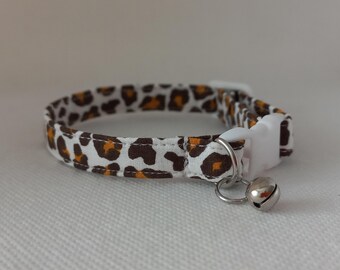 Collier pour chat - léopard, guépard - collier pour chat exotique/collier pour chat à imprimé animal/échappée, cloche/cadeau pour chat/blanc/chat, petit chien