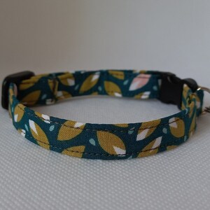 Cat Collar- &#39;&#39;Leaf&#39;&#39;- Green Cat Collar/ Adjustable Breakaway Safety/ Unisex Cat Collar/ Cat Collar with Bell/ Kitten, Cat, Small Dog Sizes