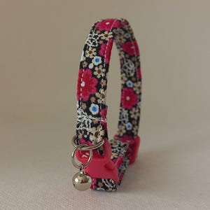 Cat Collar -&#39;&#39;Wildflowers, Fuchsia&#39;&#39;- Flower Cat Collar/ Spring, Summer Cat Collar/ Breakaway, Bell/ Floral Pet Collar/ Cat Gifts/ Small Dog