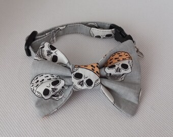 Ensemble de colliers de chat avec noeud papillon, tête de mort pour Halloween, gris, collier de chat tête de mort souriante avec noeud papillon amovible assorti, échappé/chat, petit chien