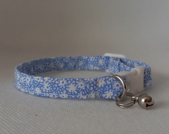 Cat Collar- ''Tiny Floral''- White Floral Cat Collar/ Blue Cat Collar/ Breakaway Cat Collar/ Spring, Summer/ Kitten Collar, Cat, Small Dog