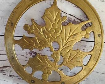 Vintage holly leaf holly berry brass trivet Christmas decor