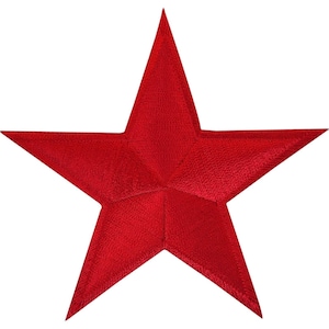 Könnte beinhalten: Ein fünfzackiger Sternaufnäher mit leuchtend roter Stickerei und einem dichten, strukturierten Stichmuster auf der gesamten Oberfläche. Die Kanten sind mit einem passenden roten Satinstichrand versehen, der eine saubere Kontur erzeugt.