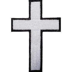 Puede incluir: Un parche bordado en forma de cruz blanca con un borde negro grueso y sólido. El diseño consiste en una barra vertical cruzada por una barra horizontal, creando una forma de cruz cristiana clásica con un acabado de tela cosida y texturizada.