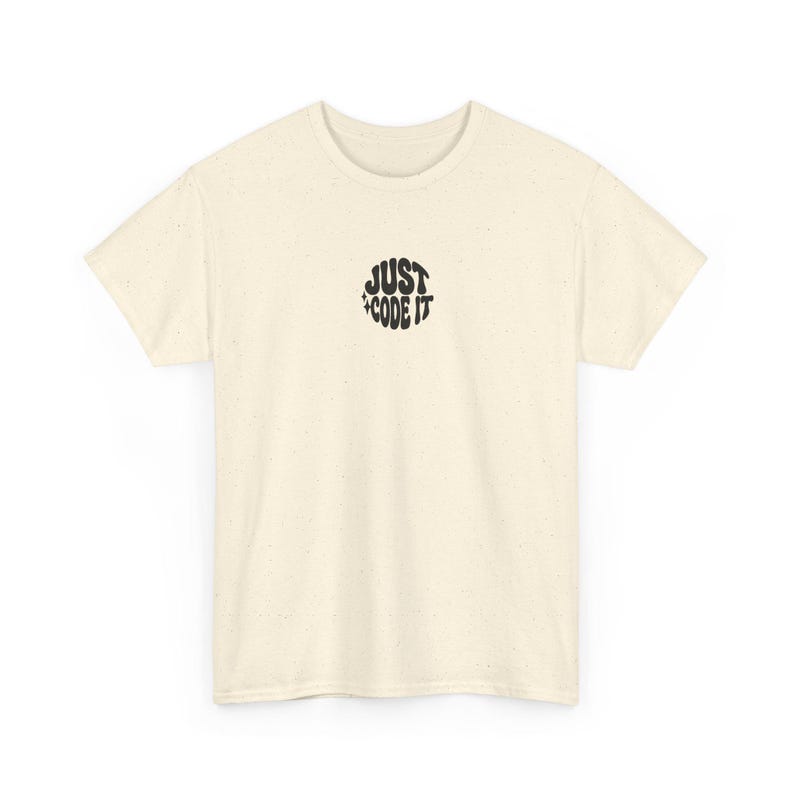Camiseta "Just Code It", camiseta retro para programadores, camiseta de programación con estampado delantero y trasero, regalo unisex para desarrolladores de software. imagen 4