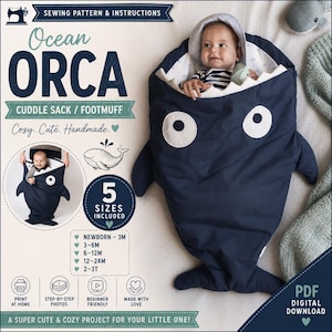 Puede incluir: Un patrón de costura e instrucciones para un saco de dormir o cubrepiés con forma de orca. El diseño presenta un saco azul oscuro con ojos circulares blancos y una abertura bordeada de dientes blancos. Incluye 5 tallas y descarga en PDF.