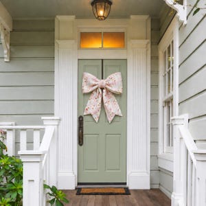 Giant Quilted Patchwork Bow Sewing Pattern – Scrap Fabric Door Décor (PDF)