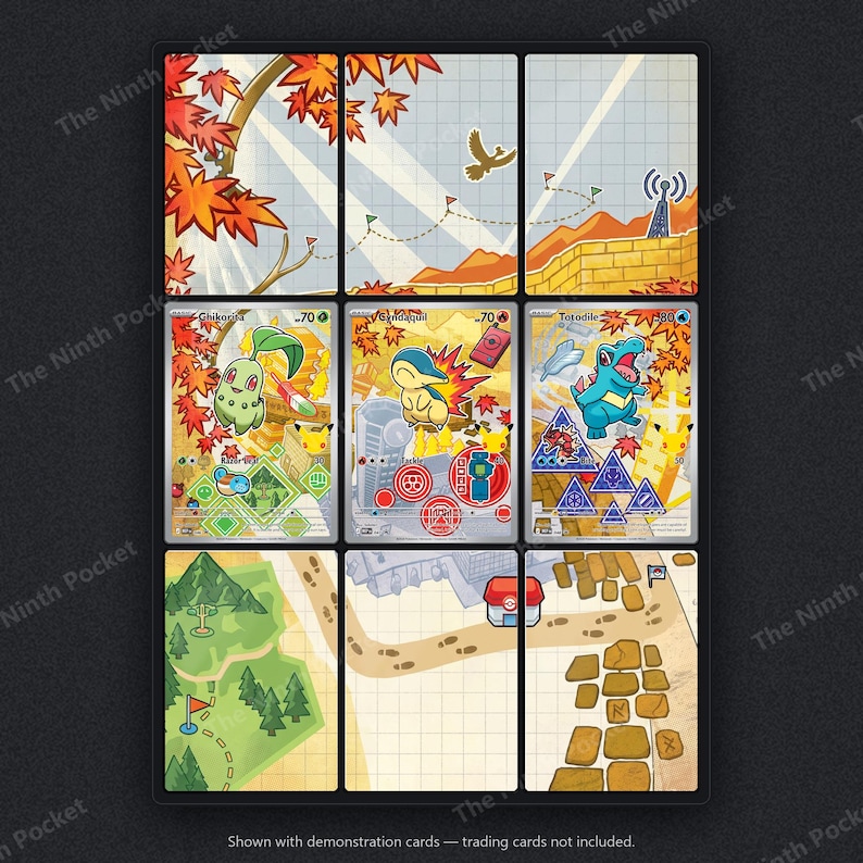 K&ouml;nnte beinhalten: Ein Raster aus neun rechteckigen Sammelkartenh&uuml;llen mit einem durchgehenden illustrierten Kartendesign. Das Bild zeigt Herbstbl&auml;tter, einen Pfad mit Fu&szlig;abdr&uuml;cken, einen Funkturm und drei zentrale Pok&eacute;mon-Charaktere: Chikorita, Cyndaquil und Totodile.