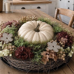 40 x 40 cm höstmagiskt arrangemang med färska pumpor, bordsarrangemang, bordkrans, höstpumparrangemang, höstarrangemang i hösttoner