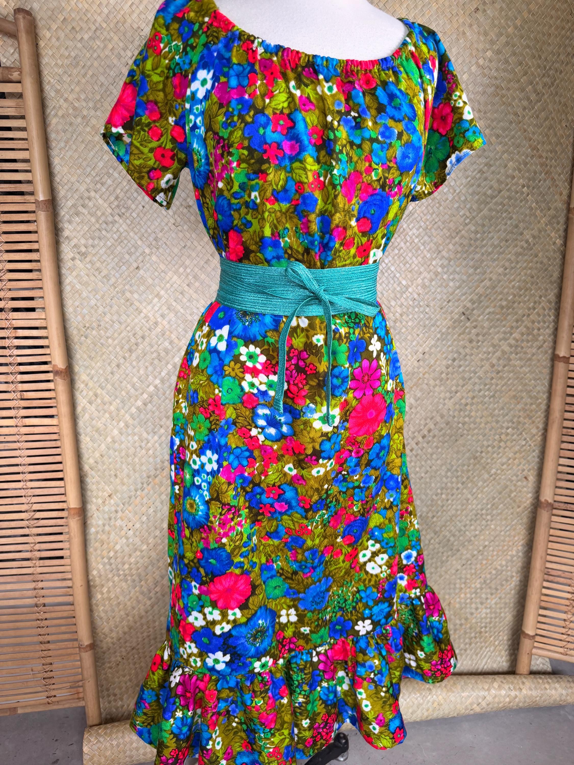Hawaiian muumuus - Etsy 日本