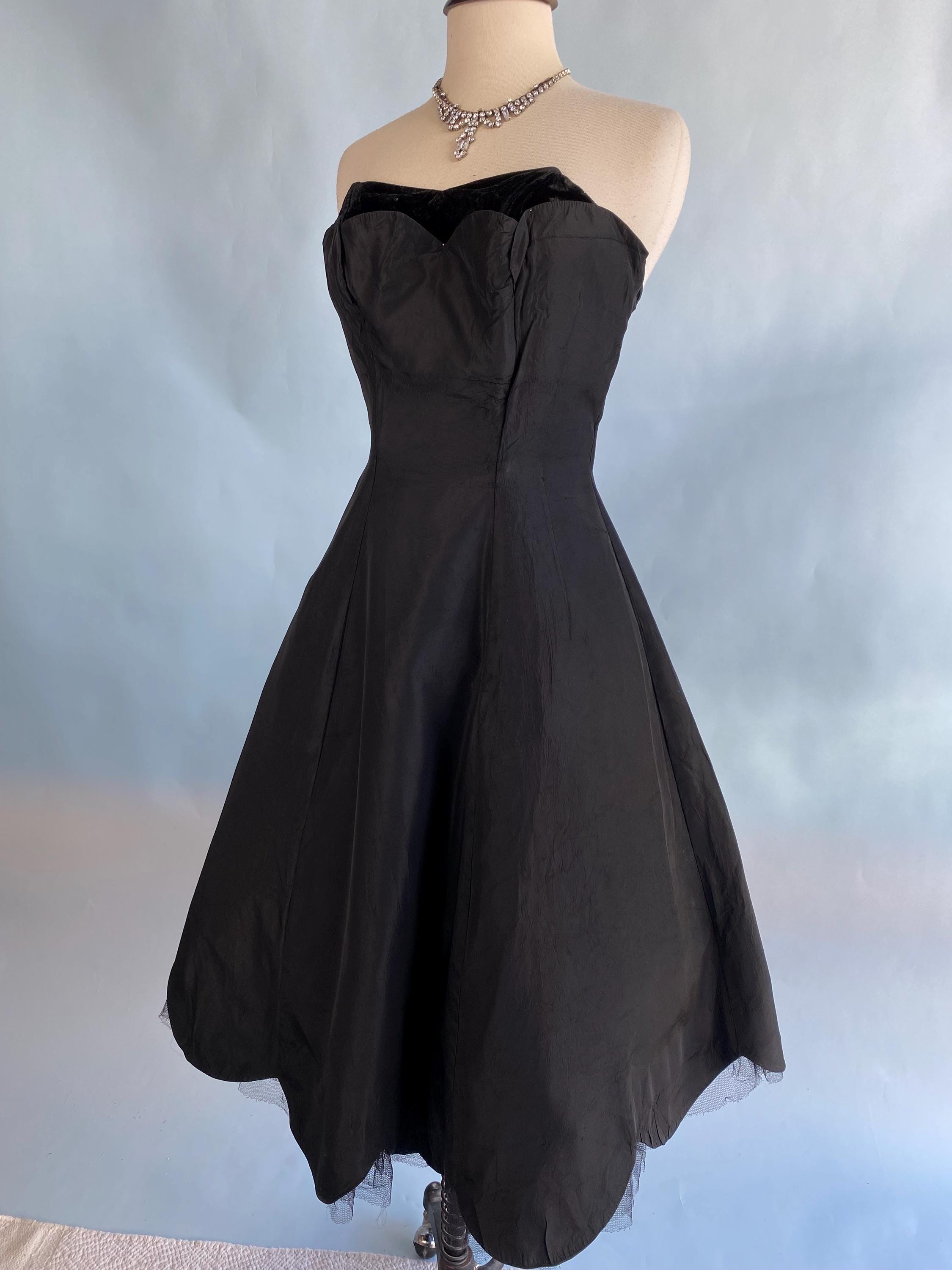 gold flowy dress Metallic Pleated Maxi Indo Western Dresses this dress will be Size:M/ US 8 HOMCOM 5-Drawer Fabric Dresser