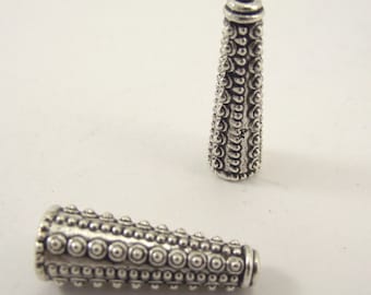 2 grandes conos de cuentas punteadas de peltre plateado envejecido de 30 mm x 10 mm, tapas de cuentas de plata envejecida ornamentadas, fornituras de plata para collares y pulseras