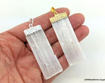 Natürlicher roher Selenit Freeform Anhänger, galvanisiertes Silber oder 24 kt Gold Selenit Freeform Bar Anhänger