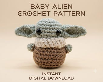 Pode incluir: Uma figura amigurumi de crochê de um bebê alienígena com olhos pretos grandes, orelhas largas, uma gola creme e um corpo marrom. O texto BABY ALIEN CROCHET PATTERN e INSTANT DIGITAL DOWNLOAD está impresso em marrom acima e abaixo.