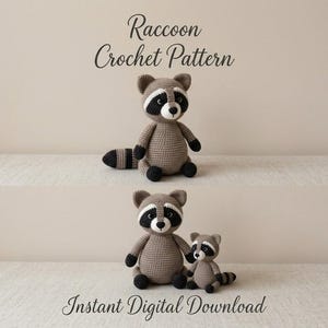 Puede incluir: Un patrón de ganchillo de mapache en descarga digital que presenta un juguete de ganchillo con cuerpo gris, parches negros en los ojos y una cola a rayas. La imagen muestra un mapache grande y uno más pequeño, con el texto Raccoon Crochet Pattern.