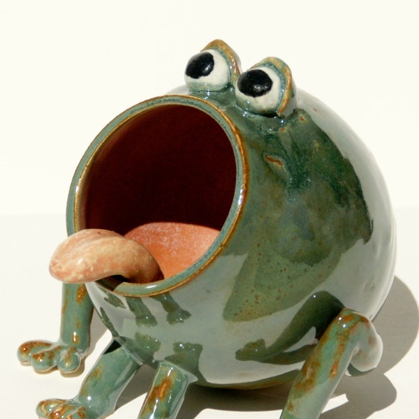 Rupert - Green Frog soap holder, sponge holder, Hand Thrown Stoneware Pottery