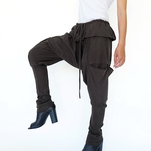N.° 180 Pantalones harén con cintura plegable y tiro bajo para mujer, pantalones ninja con cordón ajustable, pantalones harén casuales en color carbón