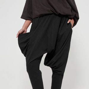 NO.193 Women&#39;s Draped Front Harem Pants, Trendy Drop Crotch Trousers, Casual Pull-On Pants in Black