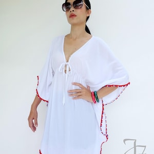 NO.216 Damen Kaftan Top mit V-Ausschnitt, Pom Pom Trim und Weiß