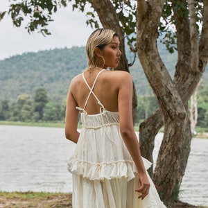 NEUNO.325 Damen-Maxikleid mit Spaghettiträgern und gestuften Rüschen, fließendes langes Sommer-Strandkleid, Boho-Chic-Maxikleid aus Baumwolle in Creme Bild 10