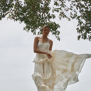 NEUNO.325 Damen-Maxikleid mit Spaghettiträgern und gestuften Rüschen, fließendes langes Sommer-Strandkleid, Boho-Chic-Maxikleid aus Baumwolle in Creme Bild 6