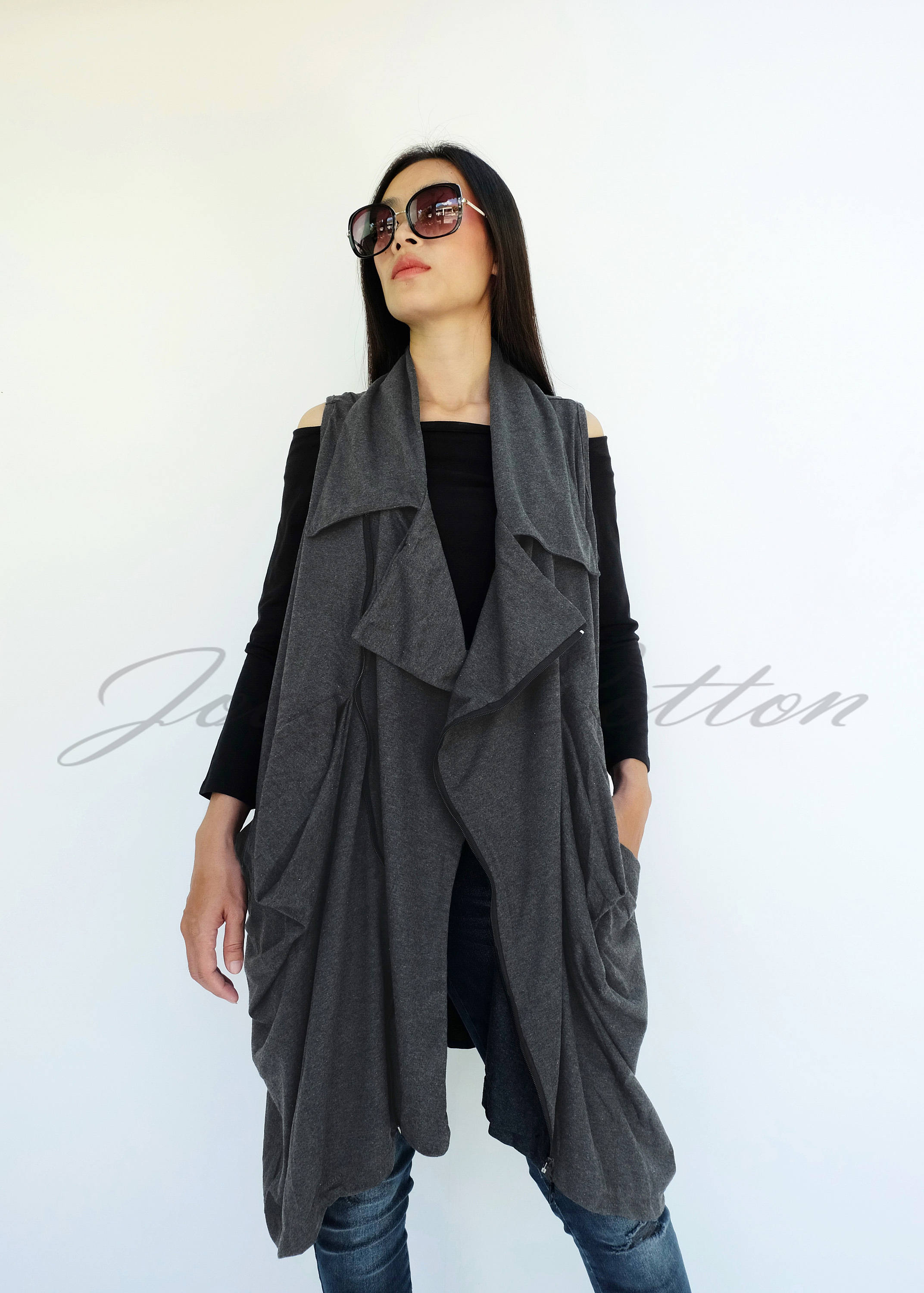 トップス NOT CONVENTIONAL asymmetry gilet OFF WHITE ASYMMETRICAL VEST — K M by L A N G E