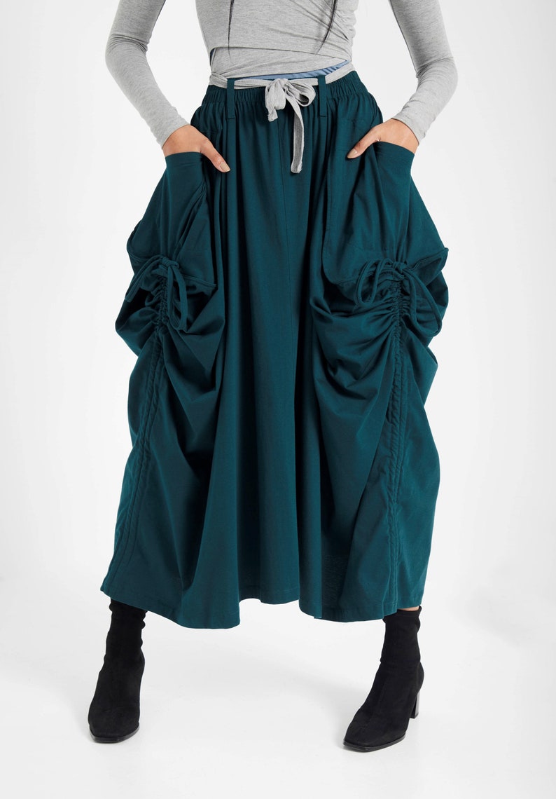 NO.123 Falda larga con bolsillo de parche grande para mujer, falda larga larga con bolsillos, cómoda falda convertible informal en verde azulado profundo imagen 2