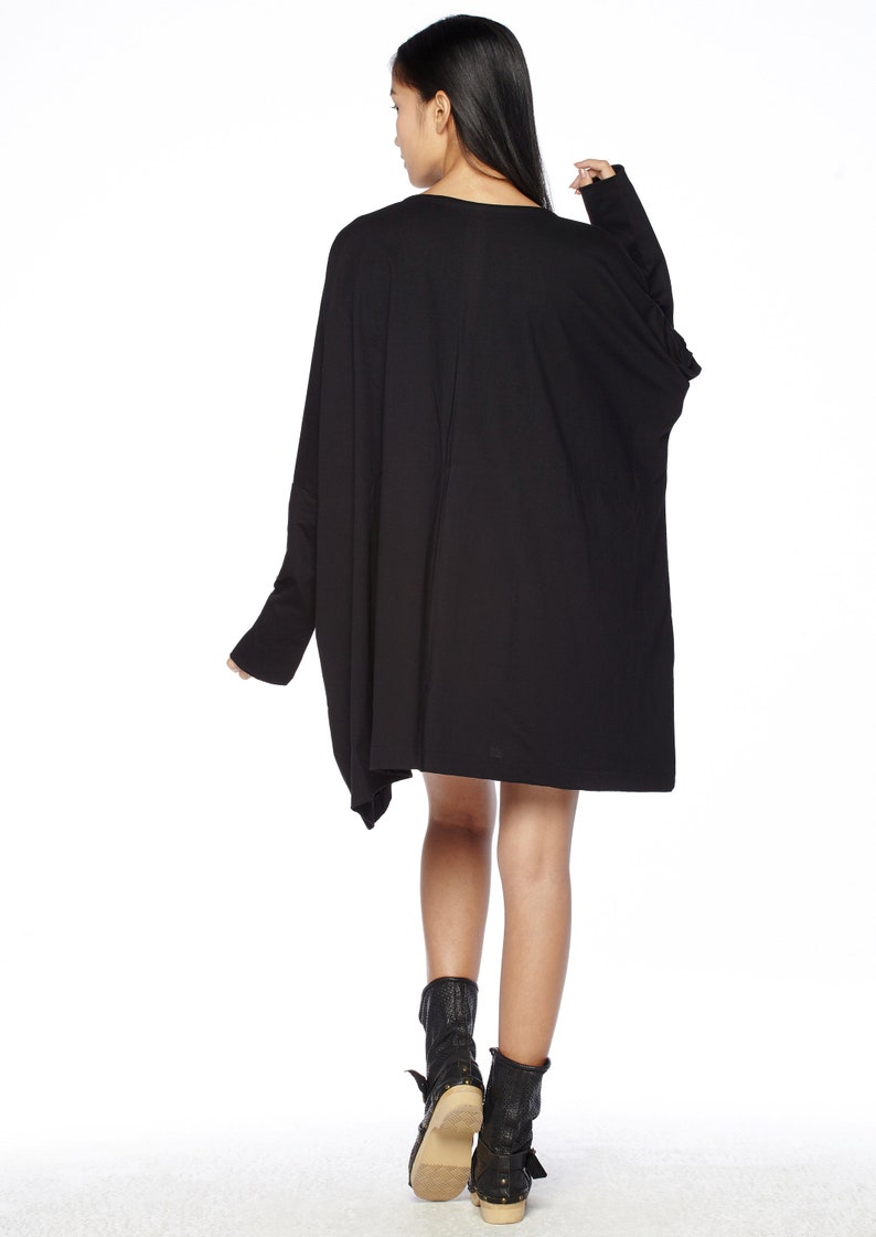 NO.62 Women's Scoop Neck Long Sleeve Tunic Top, Boxy Tunic, Loose Fit Tshirt in Black image 10